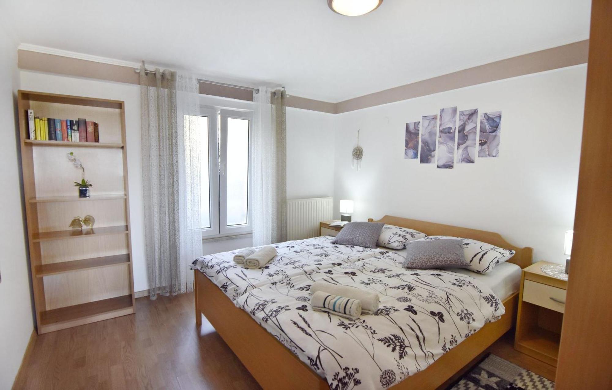 Grosse In Mit Grossem Garten Und Meerblick Apartmán Umag