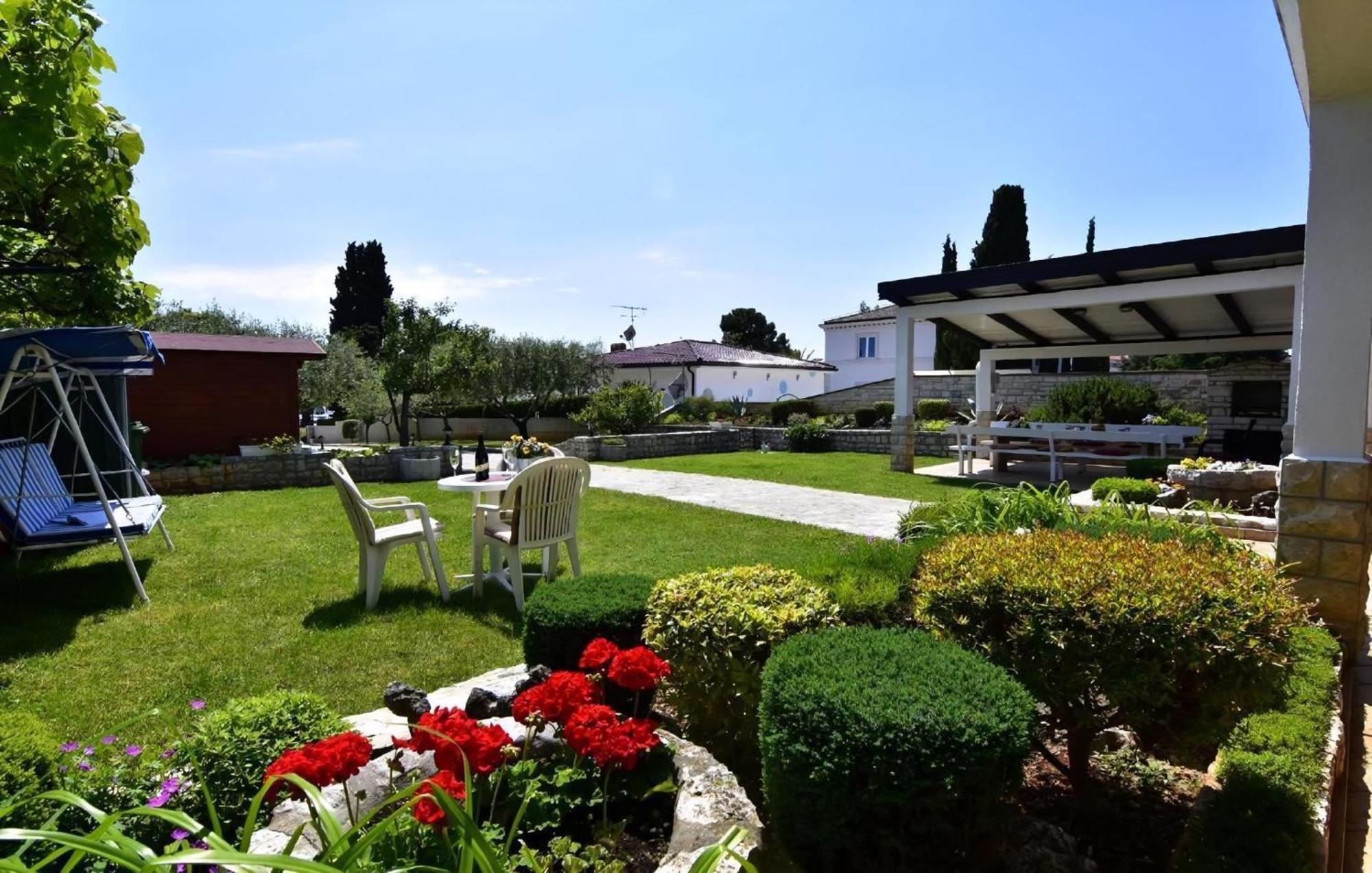 Apartmán Grosse In Mit Grossem Garten Und Meerblick